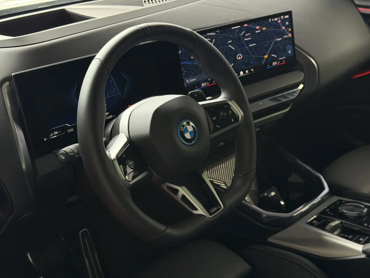 30e 300PK XDRIVE M SPORT / H.KARDON / ICONIC GRILL / 360.CAM / INNOVATION / PANO.DAK / HARMAN KARDON / 360.CAM / INNOVATION / BROOKLYNGRAU METALLIC