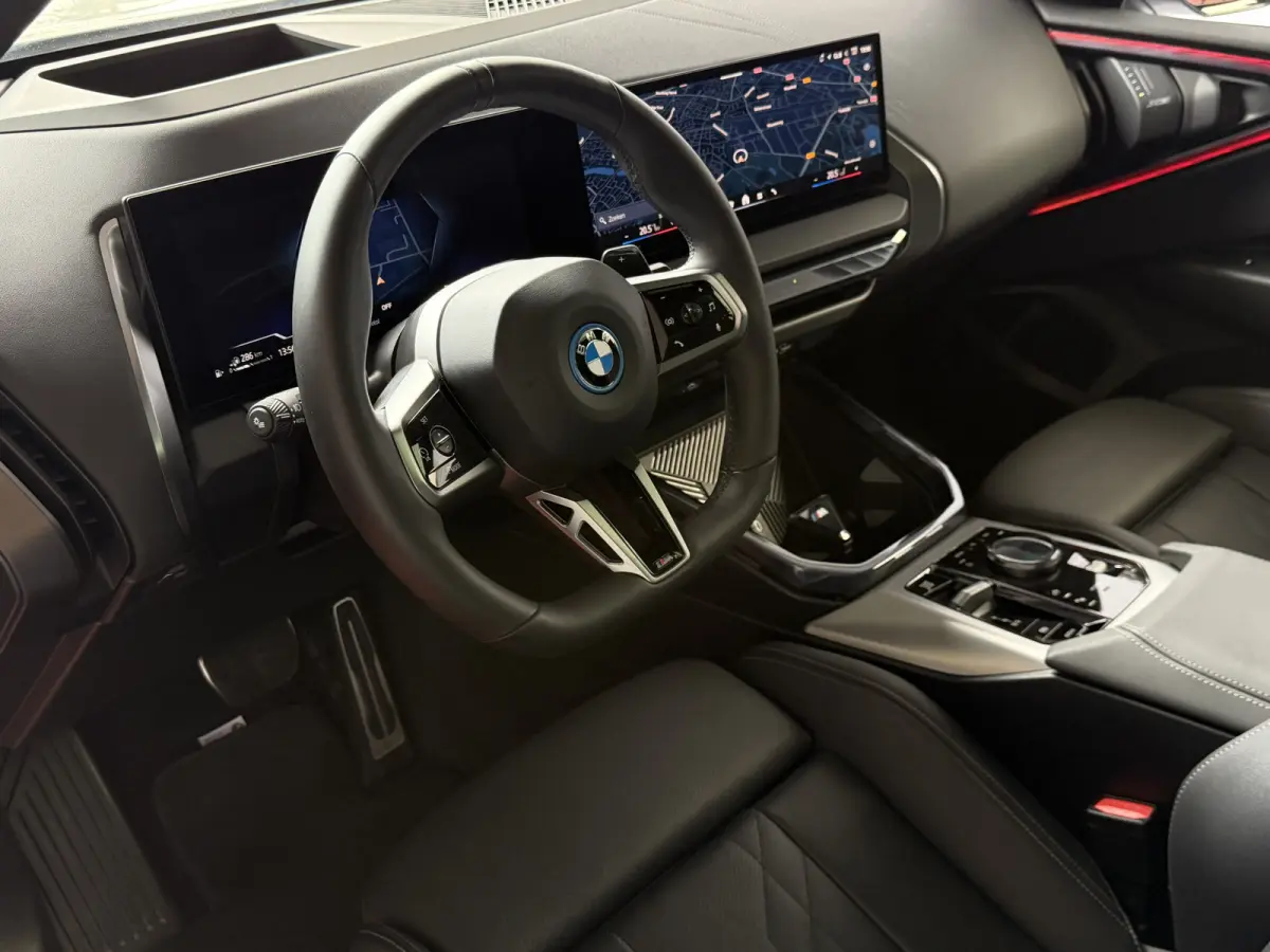 30e 300PK XDRIVE M SPORT / H.KARDON / ICONIC GRILL / 360.CAM / INNOVATION / PANO.DAK / HARMAN KARDON / 360.CAM / INNOVATION / BROOKLYNGRAU METALLIC