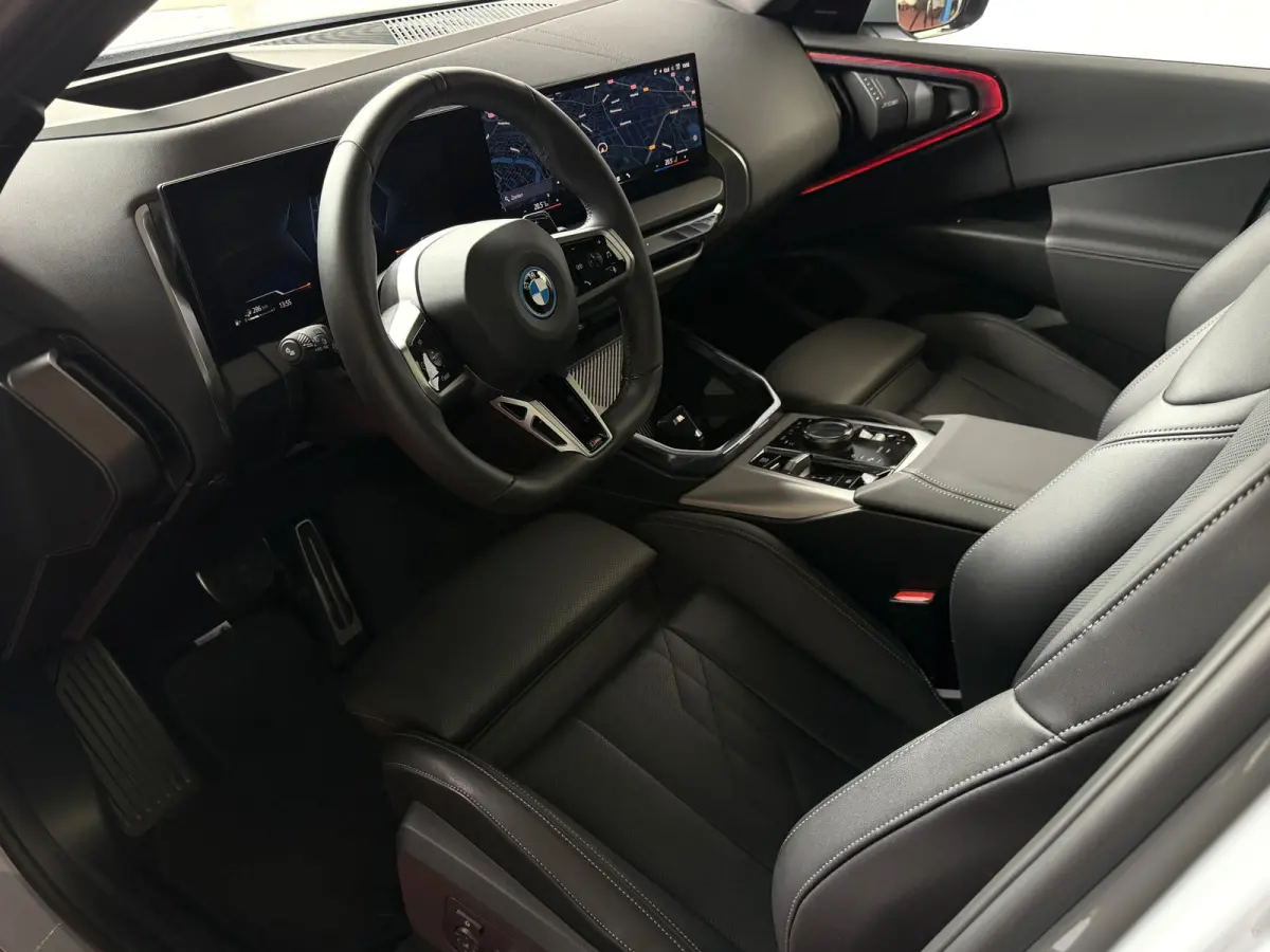 30e 300PK XDRIVE M SPORT / H.KARDON / ICONIC GRILL / 360.CAM / INNOVATION / PANO.DAK / HARMAN KARDON / 360.CAM / INNOVATION / BROOKLYNGRAU METALLIC