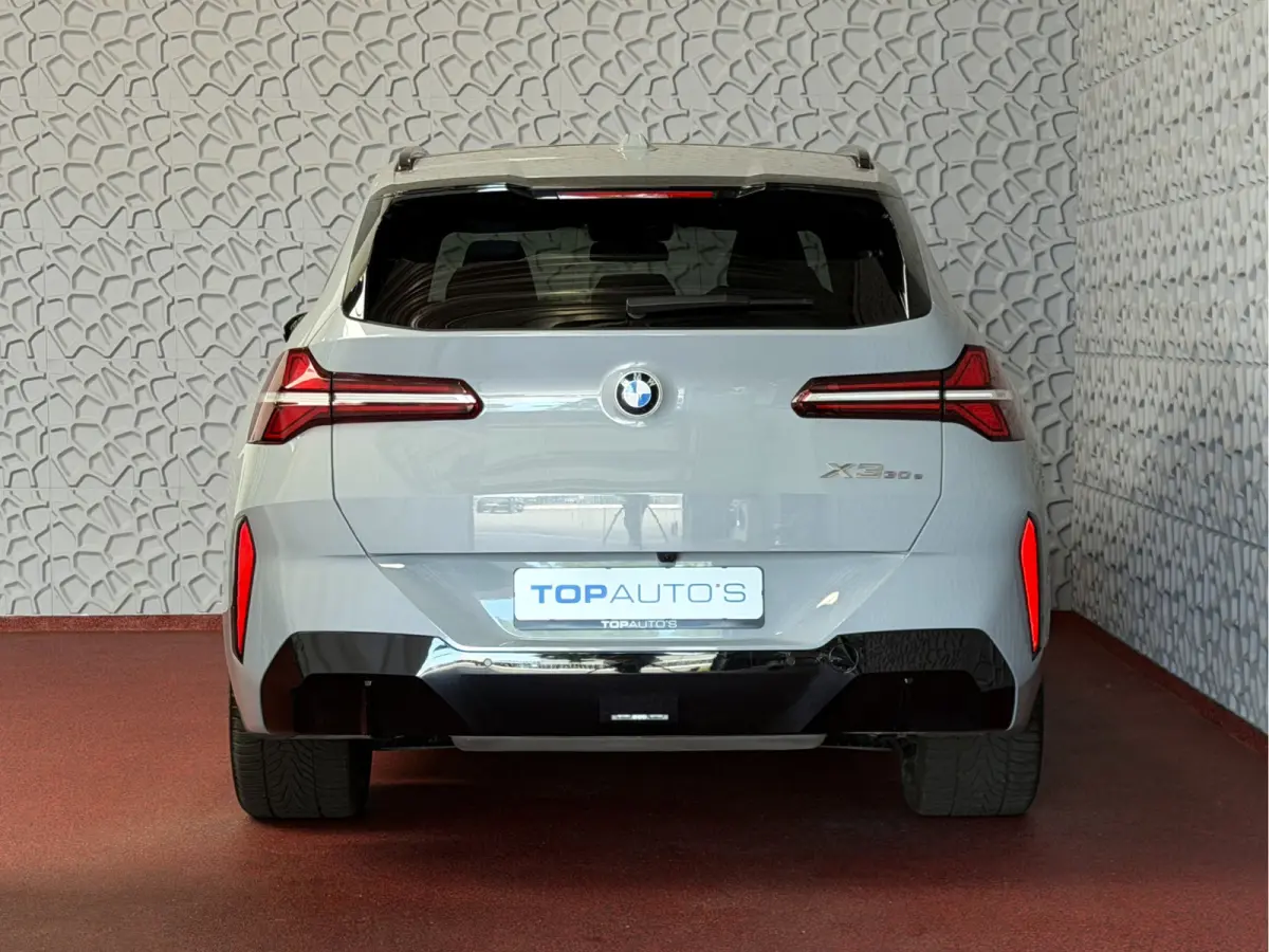 30e 300PK XDRIVE M SPORT / H.KARDON / ICONIC GRILL / 360.CAM / INNOVATION / PANO.DAK / HARMAN KARDON / 360.CAM / INNOVATION / BROOKLYNGRAU METALLIC