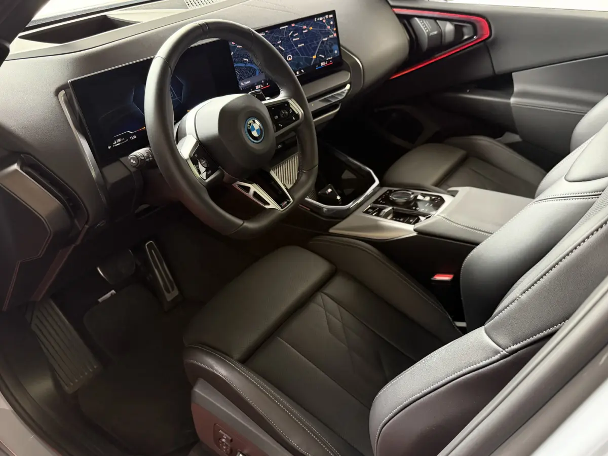 30e 300PK XDRIVE M SPORT / H.KARDON / ICONIC GRILL / 360.CAM / INNOVATION / PANO.DAK / HARMAN KARDON / 360.CAM / INNOVATION / BROOKLYNGRAU METALLIC
