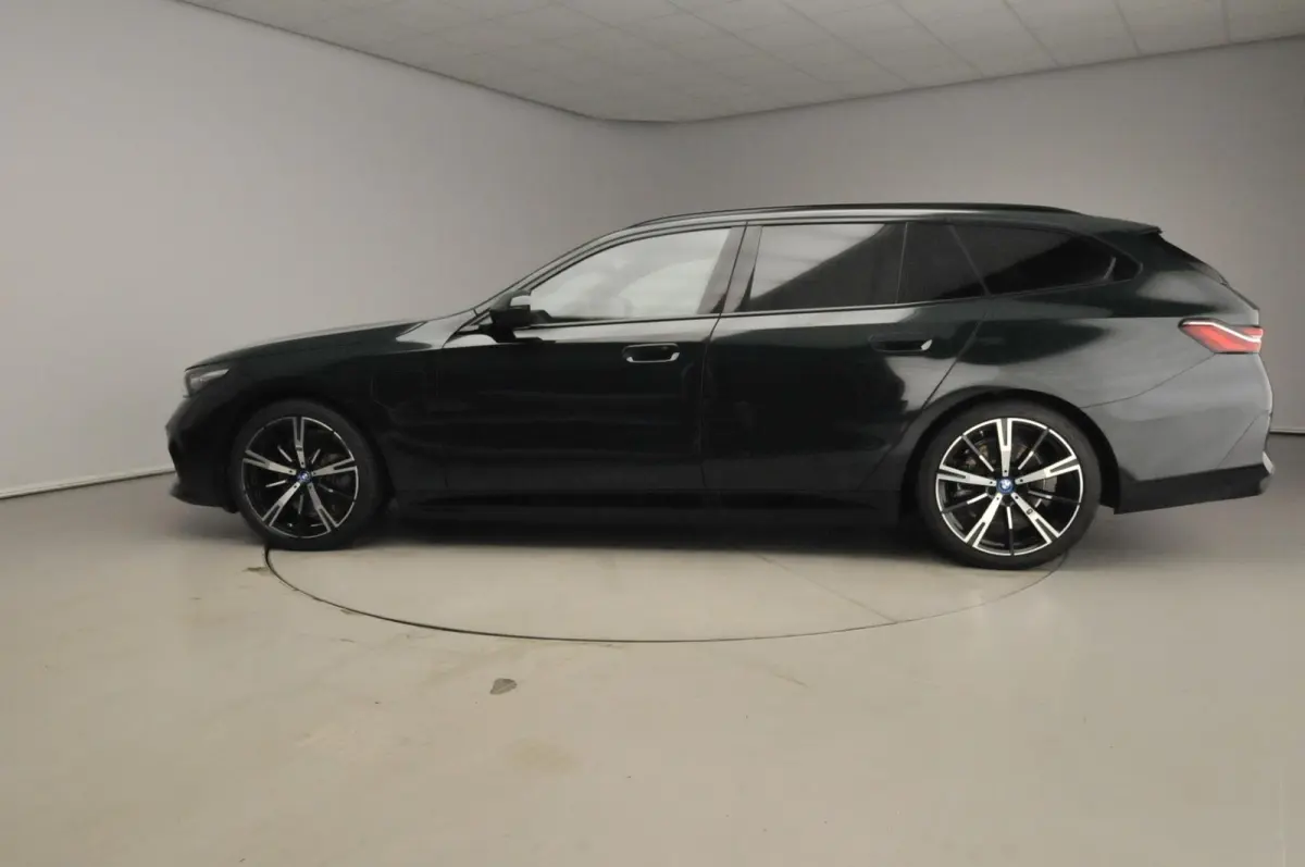 530e | M-Sportpakket | Individual uitv. | LED | HUD | SOH 99% | Active Cruise | Sportstoelen | Stoelverwarming | DAB | Harman-kardon sound | Alu 20 inch