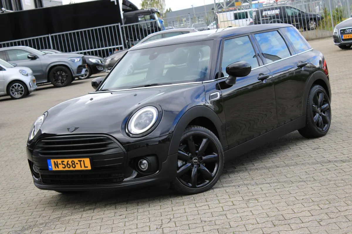 Cooper Camera | ACC | Comfort Access | Leder | DAB | Stoelverwarming | Stuurwielverwarming | 1e Eigenaar | BTW | Facelift