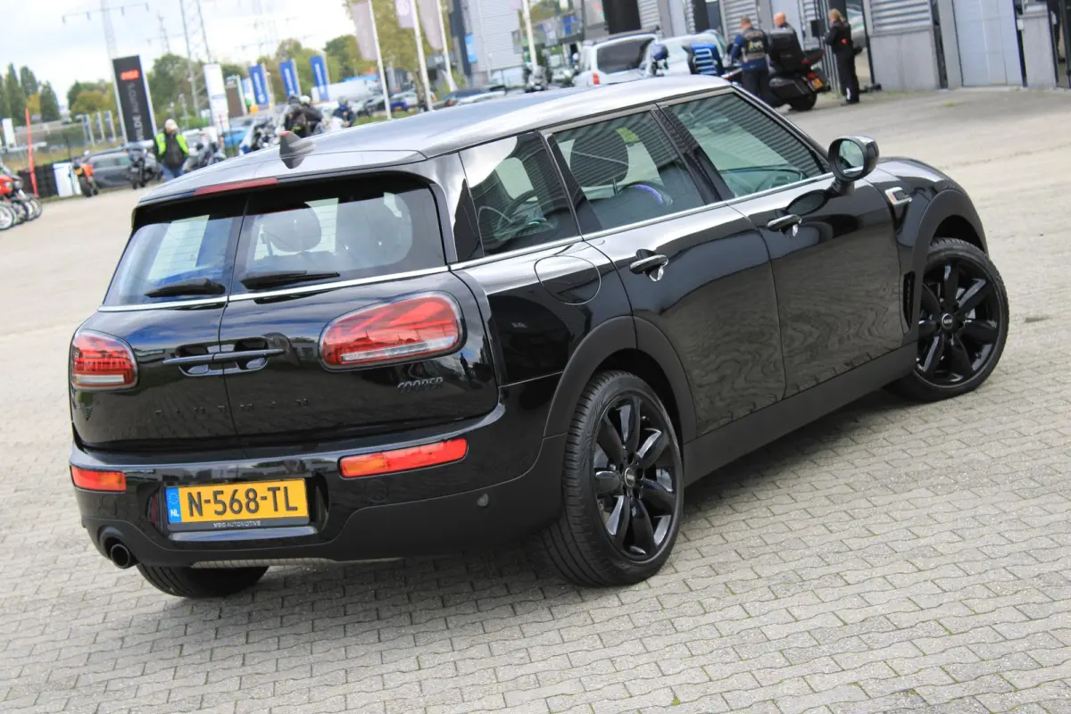 Cooper Camera | ACC | Comfort Access | Leder | DAB | Stoelverwarming | Stuurwielverwarming | 1e Eigenaar | BTW | Facelift