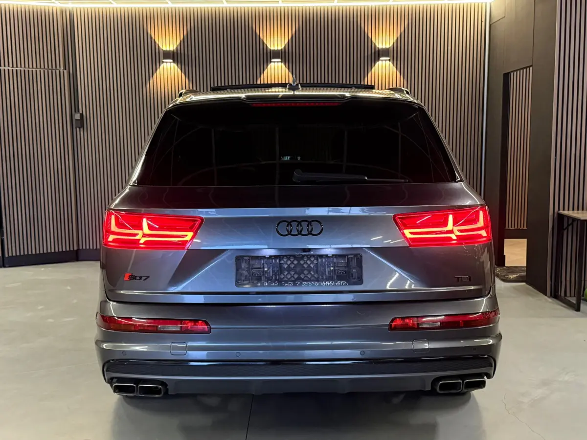 SQ7 4.0 TDI SQ7 quattro Pro Line + | PANO | LUCHTVERING|HUD|QUATTRO