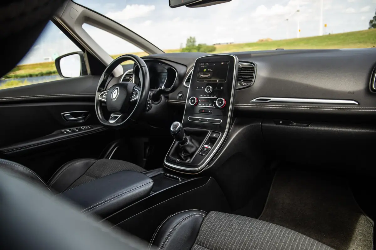 1.3 TCe Intens CARPLAY / CRUISE CONTROLE / LED / CLIMATE CONTROLE