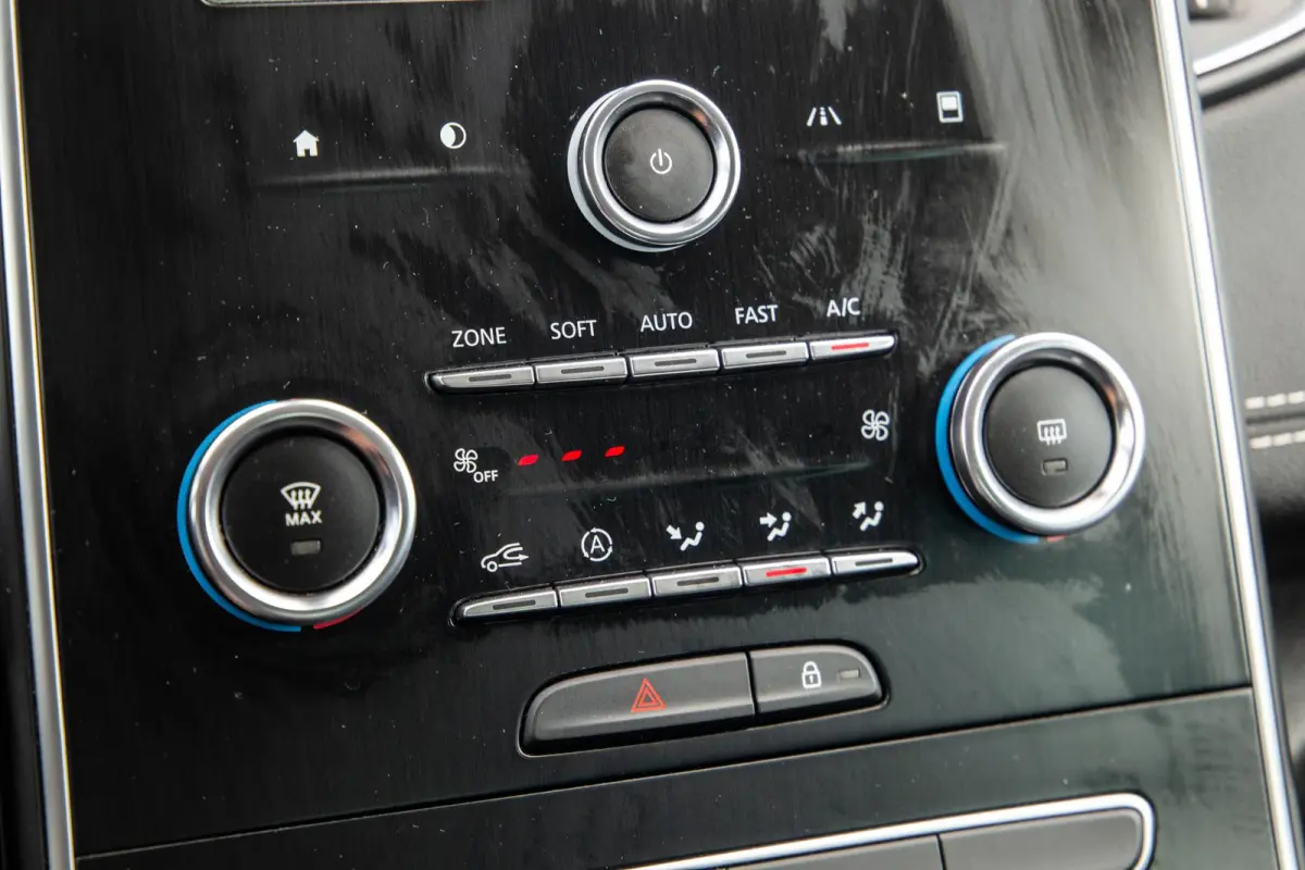1.3 TCe Intens CARPLAY / CRUISE CONTROLE / LED / CLIMATE CONTROLE