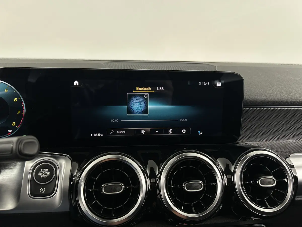 180 AMG Business Solution Pano-dak/Dodehoek/Carplay/19'LMV