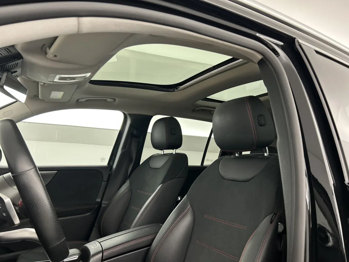 180 AMG Business Solution Pano-dak/Dodehoek/Carplay/19'LMV