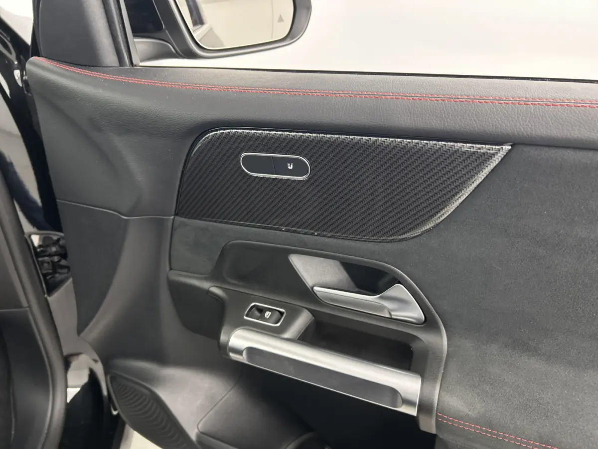 180 AMG Business Solution Pano-dak/Dodehoek/Carplay/19'LMV