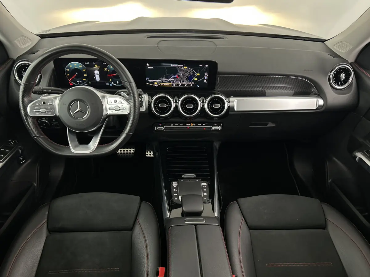 180 AMG Business Solution Pano-dak/Dodehoek/Carplay/19'LMV
