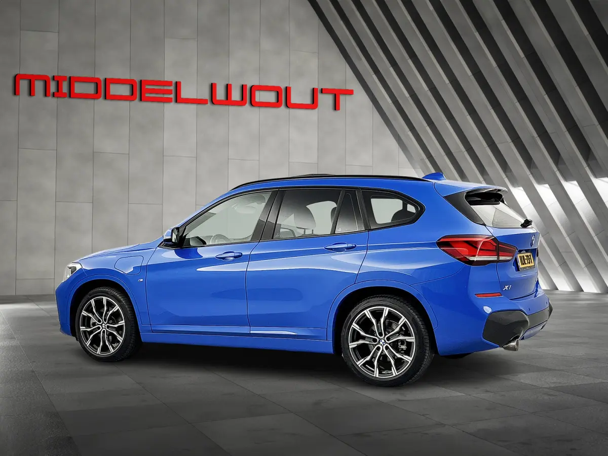 xDrive25e M-Sport High Exe. Pano-dak/Memory/Camera/Carplay/19'LMV