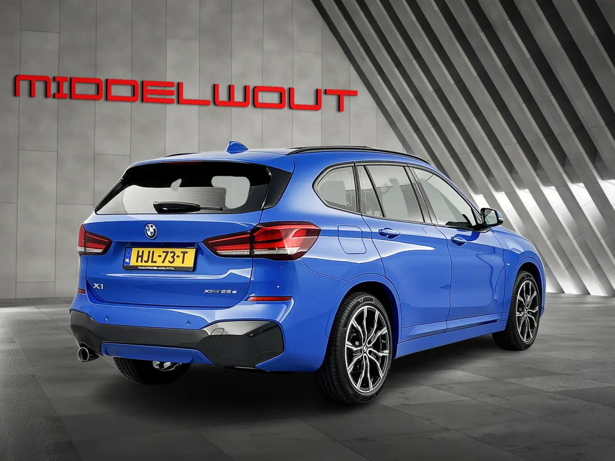 xDrive25e M-Sport High Exe. Pano-dak/Memory/Camera/Carplay/19'LMV