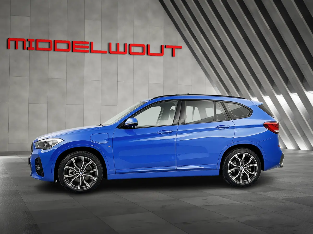 xDrive25e M-Sport High Exe. Pano-dak/Memory/Camera/Carplay/19'LMV