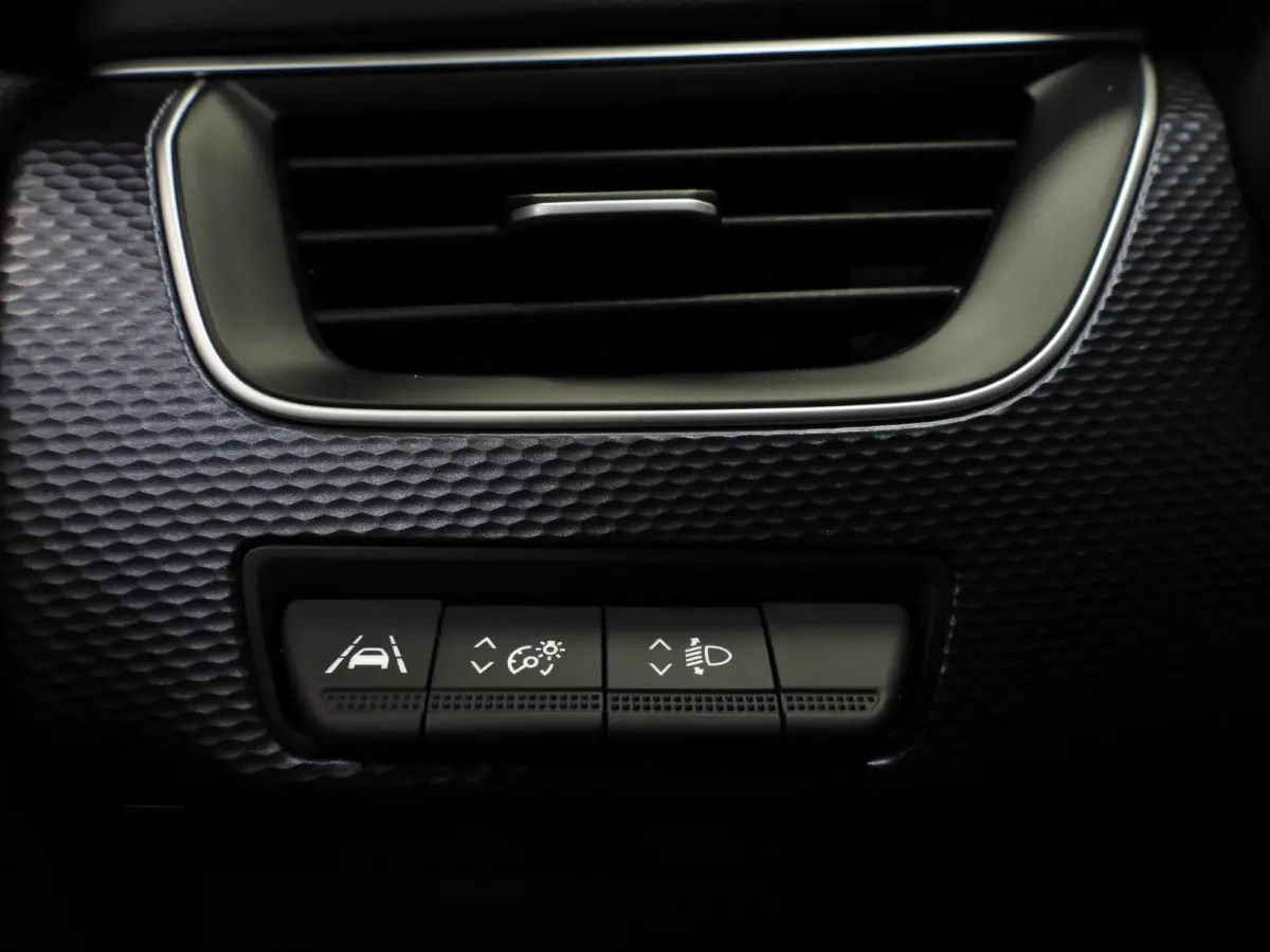 1.6 E-Tech Hybrid 145 Evolution NAVI/CAMERA/CLIMA/LED/17"LMV!