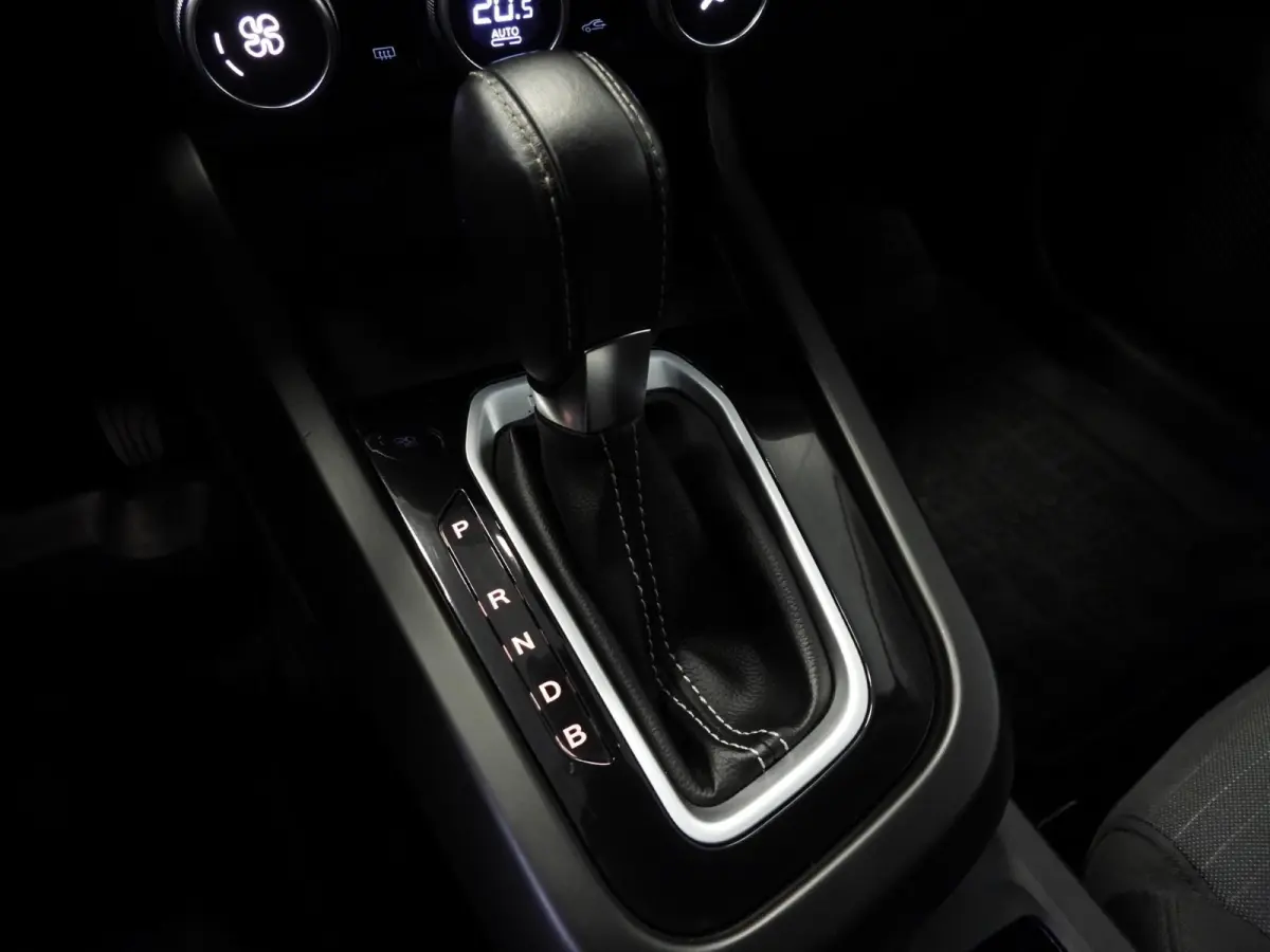 1.6 E-Tech Hybrid 145 Evolution NAVI/CAMERA/CLIMA/LED/17"LMV!