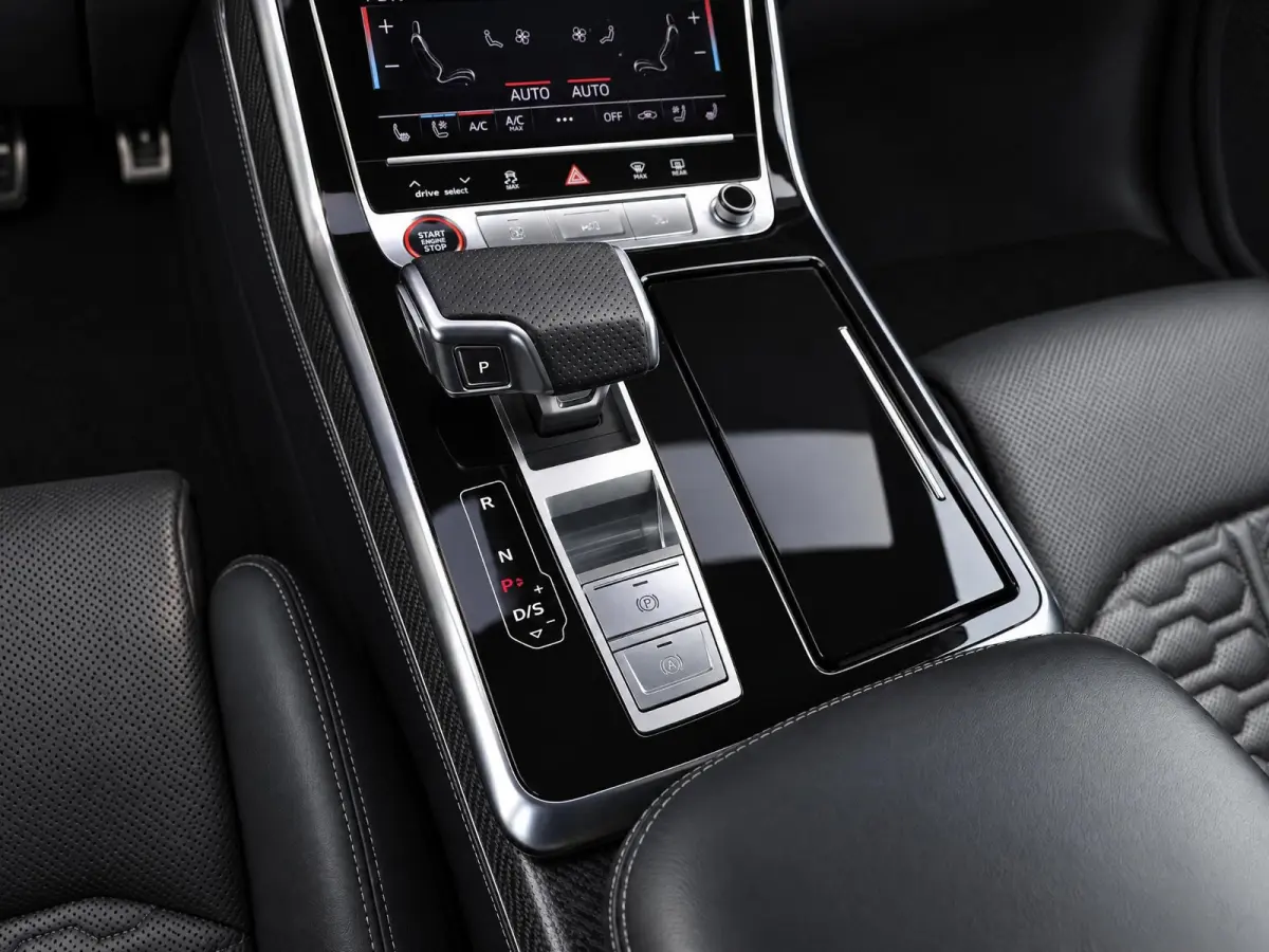 4.0 TFSI RS Q8 quattro |Pano |Keramisch |Carbon Intr/Extr. |B&O |HUD |Softclose |Stoelventilatie/Massage |360°