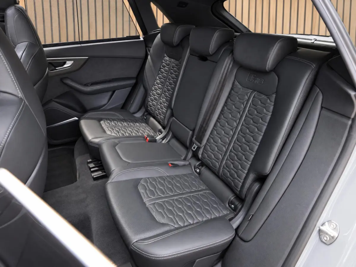 4.0 TFSI RS Q8 quattro |Pano |Keramisch |Carbon Intr/Extr. |B&O |HUD |Softclose |Stoelventilatie/Massage |360°