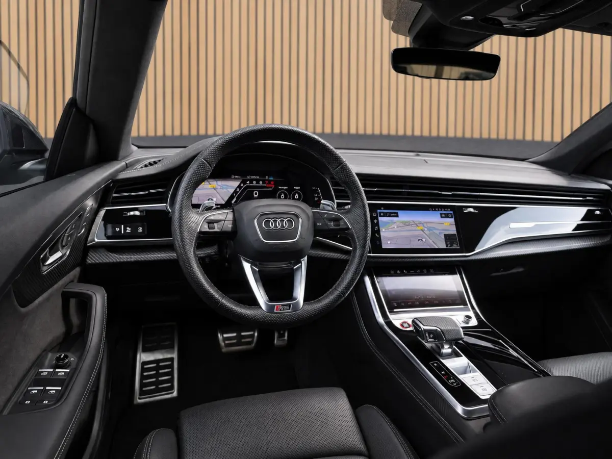 4.0 TFSI RS Q8 quattro |Pano |Keramisch |Carbon Intr/Extr. |B&O |HUD |Softclose |Stoelventilatie/Massage |360°