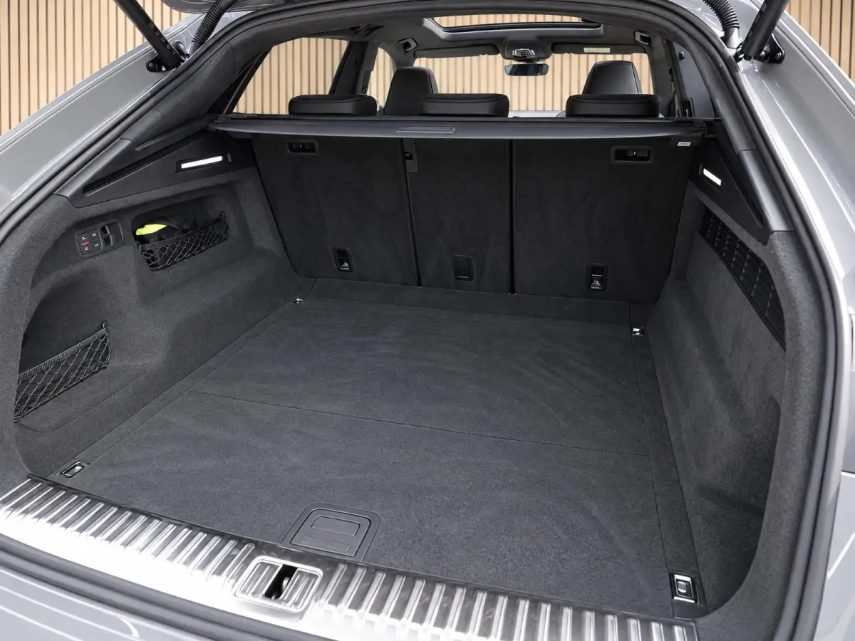 4.0 TFSI RS Q8 quattro |Pano |Keramisch |Carbon Intr/Extr. |B&O |HUD |Softclose |Stoelventilatie/Massage |360°