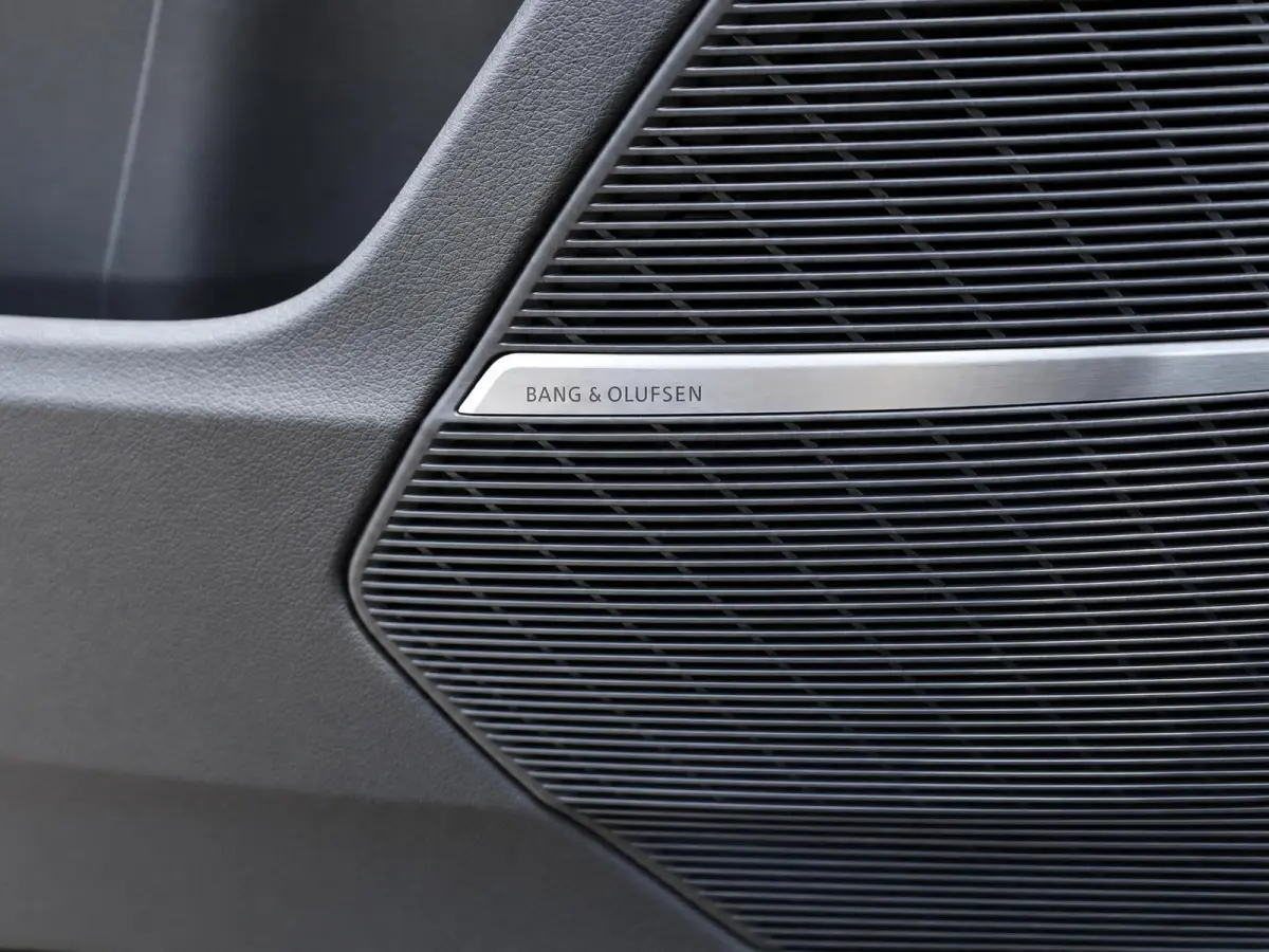 4.0 TFSI RS Q8 quattro |Pano |Keramisch |Carbon Intr/Extr. |B&O |HUD |Softclose |Stoelventilatie/Massage |360°