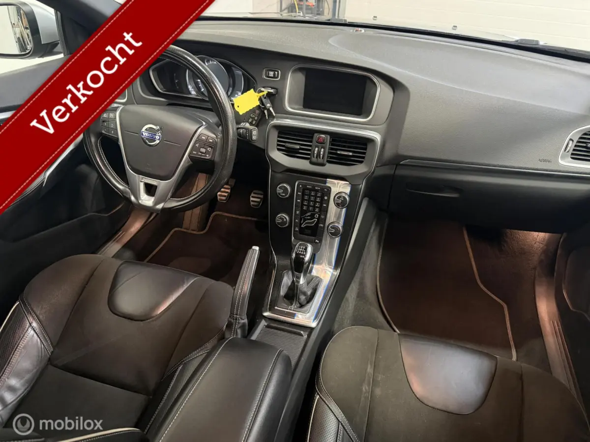 2.0 T2 R-Design NAVIGATIE