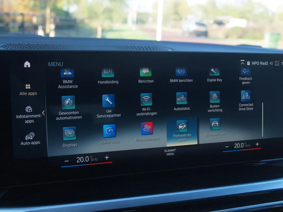 320e | Facelift | 19 Inch | Camera | Sfeerverlichting | Cruise Control | Leer | NL-Auto |