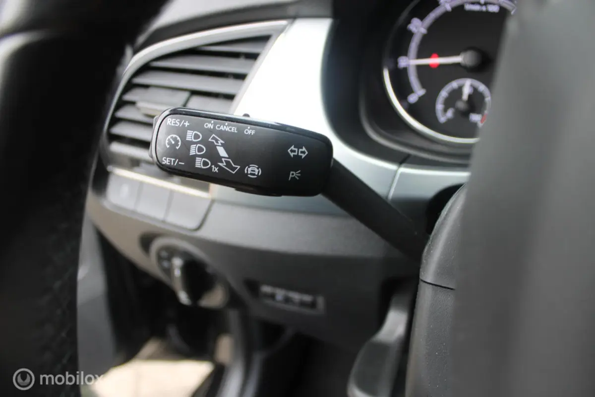 1.0 TSI Ambition 1e Eigenaar NL Auto | Airco | Cruise |Apple Carplay/Android Auto | Navigatie | Parkeersensoren.
