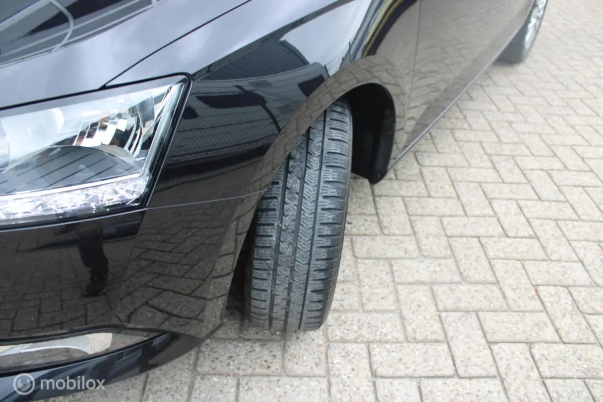 1.0 TSI Ambition 1e Eigenaar NL Auto | Airco | Cruise |Apple Carplay/Android Auto | Navigatie | Parkeersensoren.