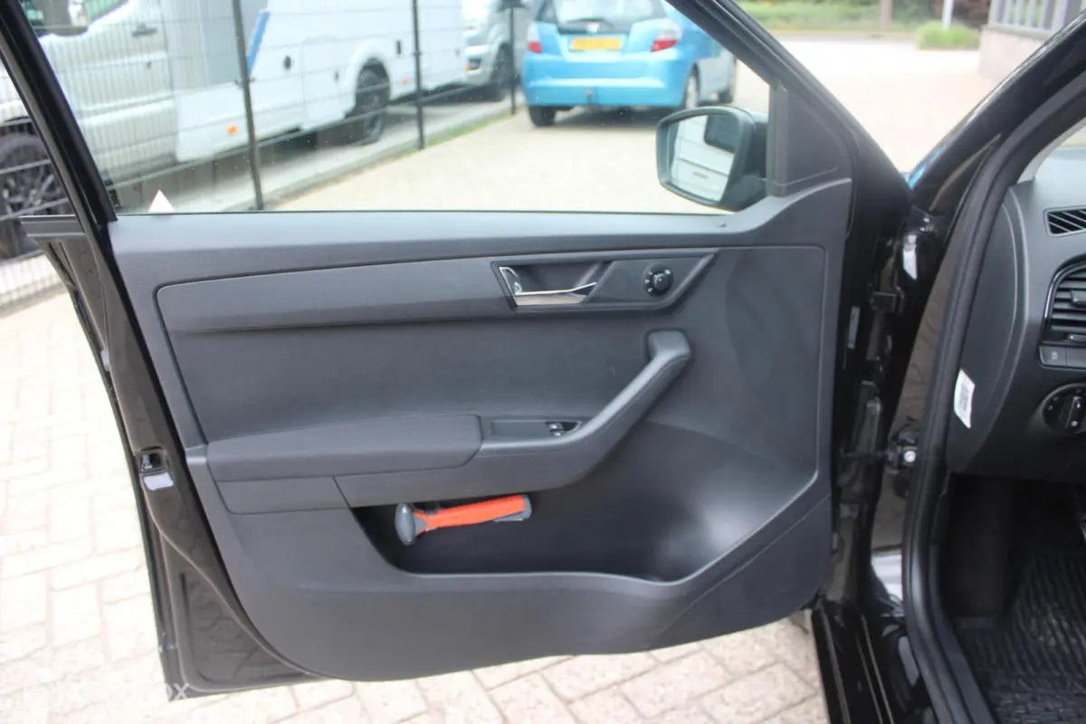 1.0 TSI Ambition 1e Eigenaar NL Auto | Airco | Cruise |Apple Carplay/Android Auto | Navigatie | Parkeersensoren.