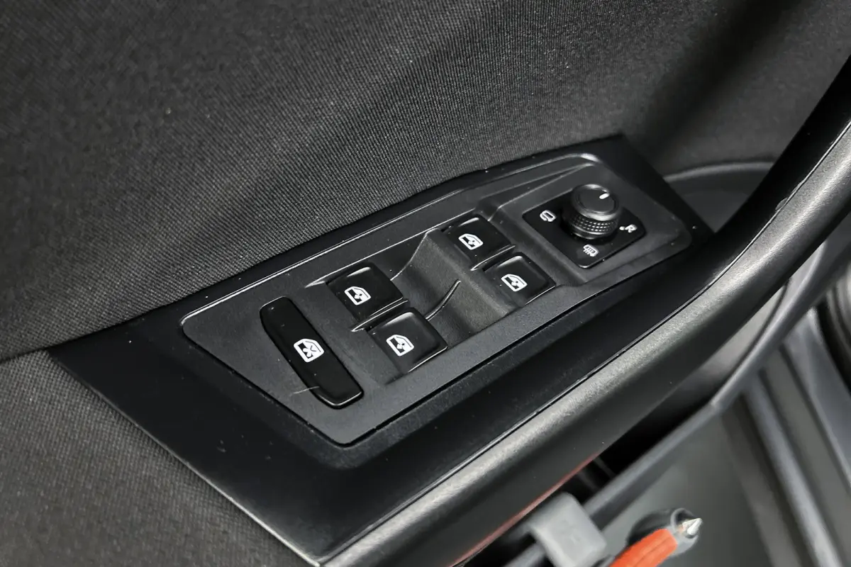 1.0 TSI Life | Trekhaak | Adaptieve cruise control | LED