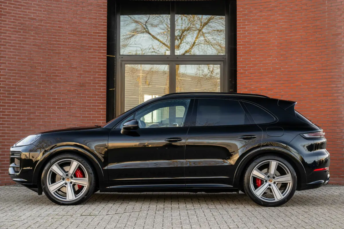 3.0 E-Hybrid Sport-Design Sportuitlaat Display