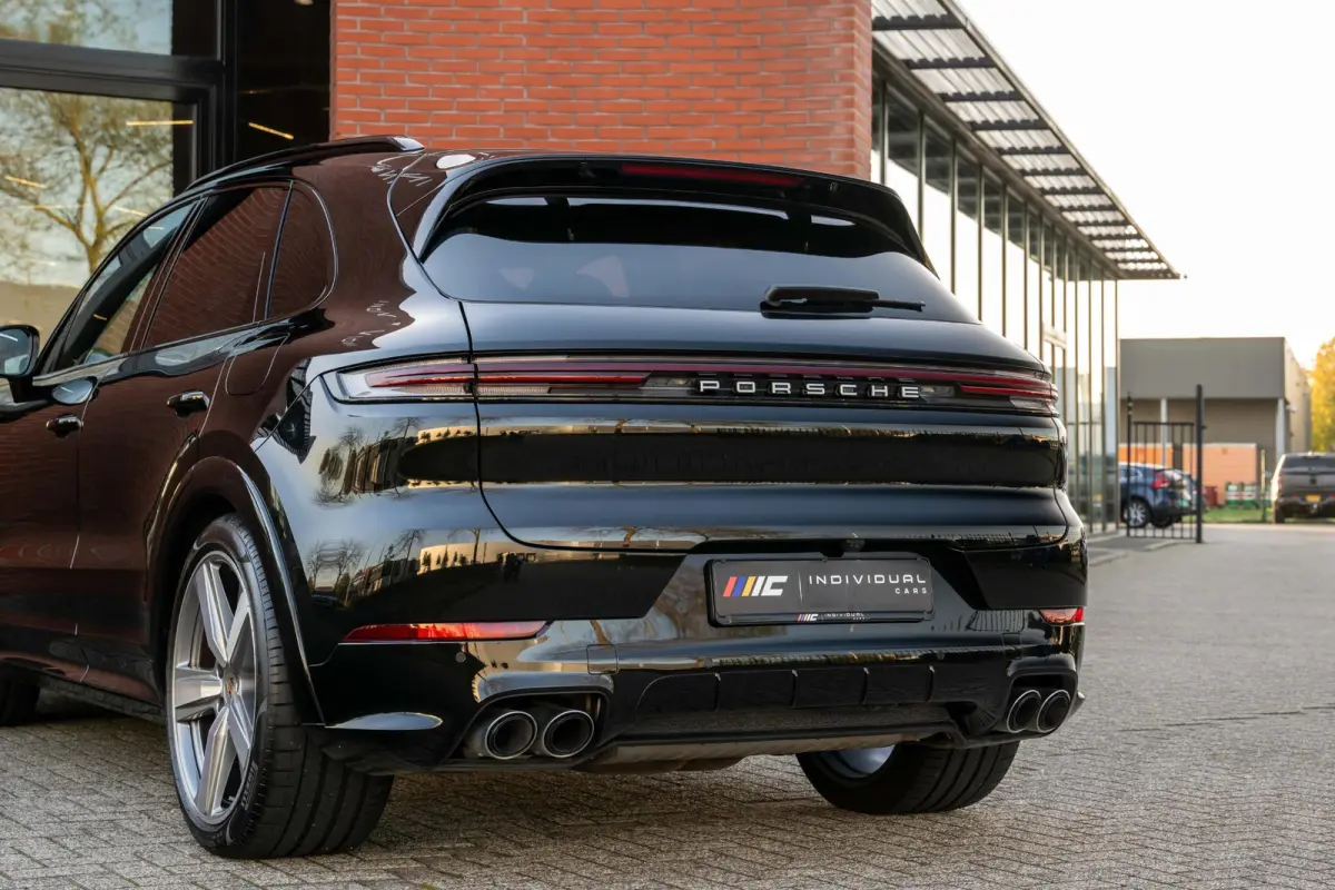 3.0 E-Hybrid Sport-Design Sportuitlaat Display
