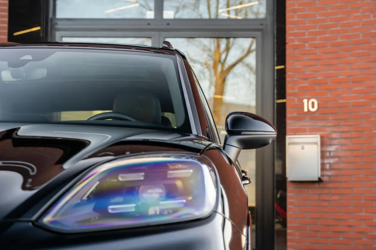 3.0 E-Hybrid Sport-Design Sportuitlaat Display