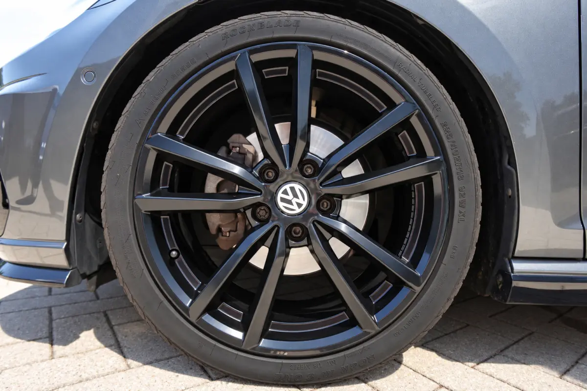 1.6 TDI Highline R-Line PANO ACC CAMERA VOL