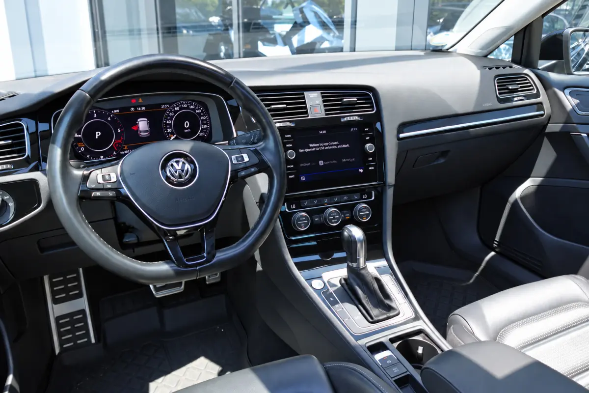 1.6 TDI Highline R-Line PANO ACC CAMERA VOL