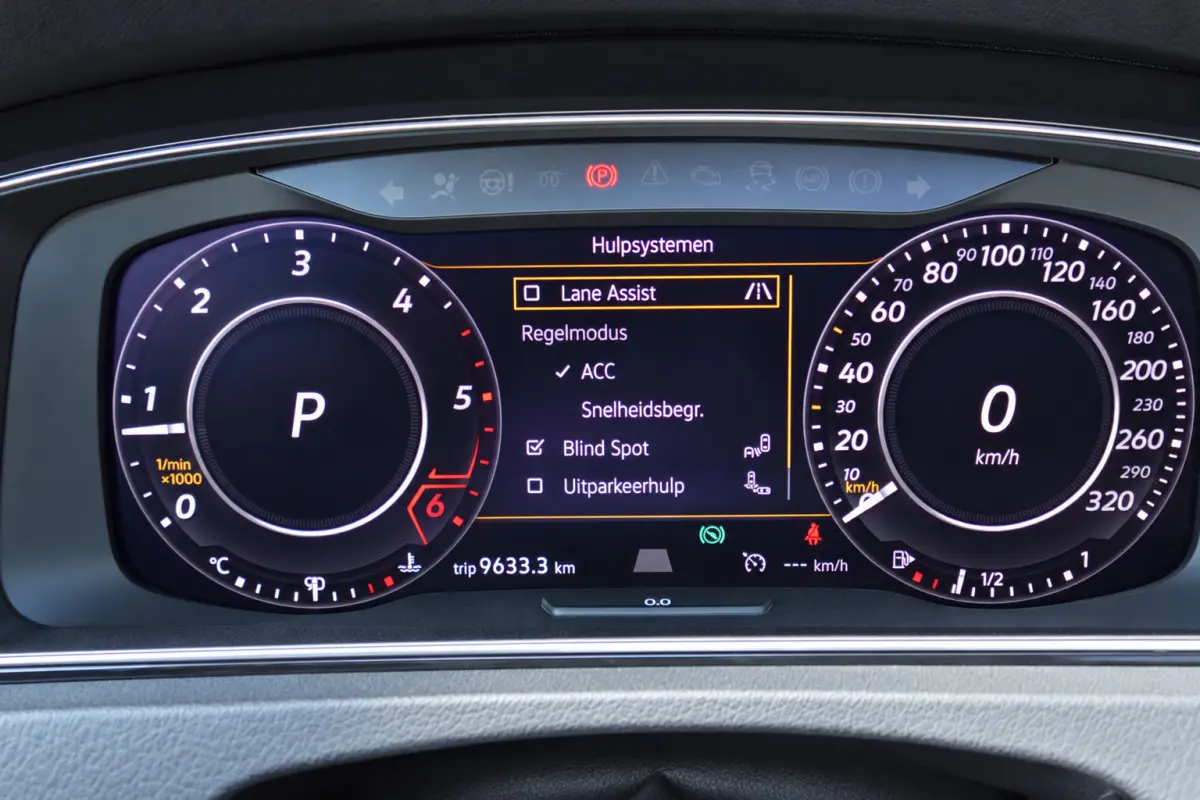 1.6 TDI Highline R-Line PANO ACC CAMERA VOL