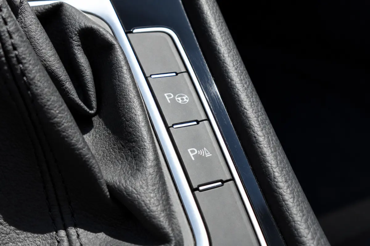 1.6 TDI Highline R-Line PANO ACC CAMERA VOL