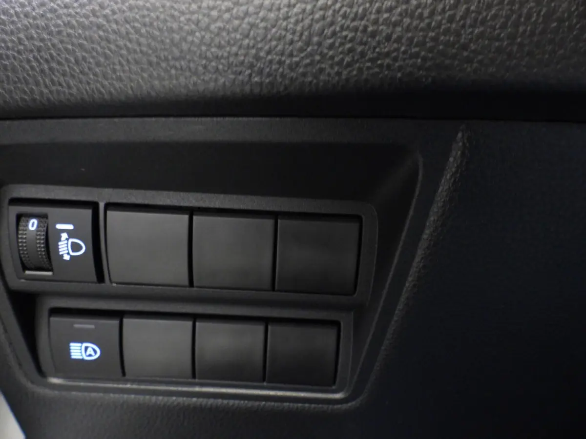 1.5 Hybrid 115 Active NAVI-APP/CAMERA/CLIMA/BLEUTOOTH!
