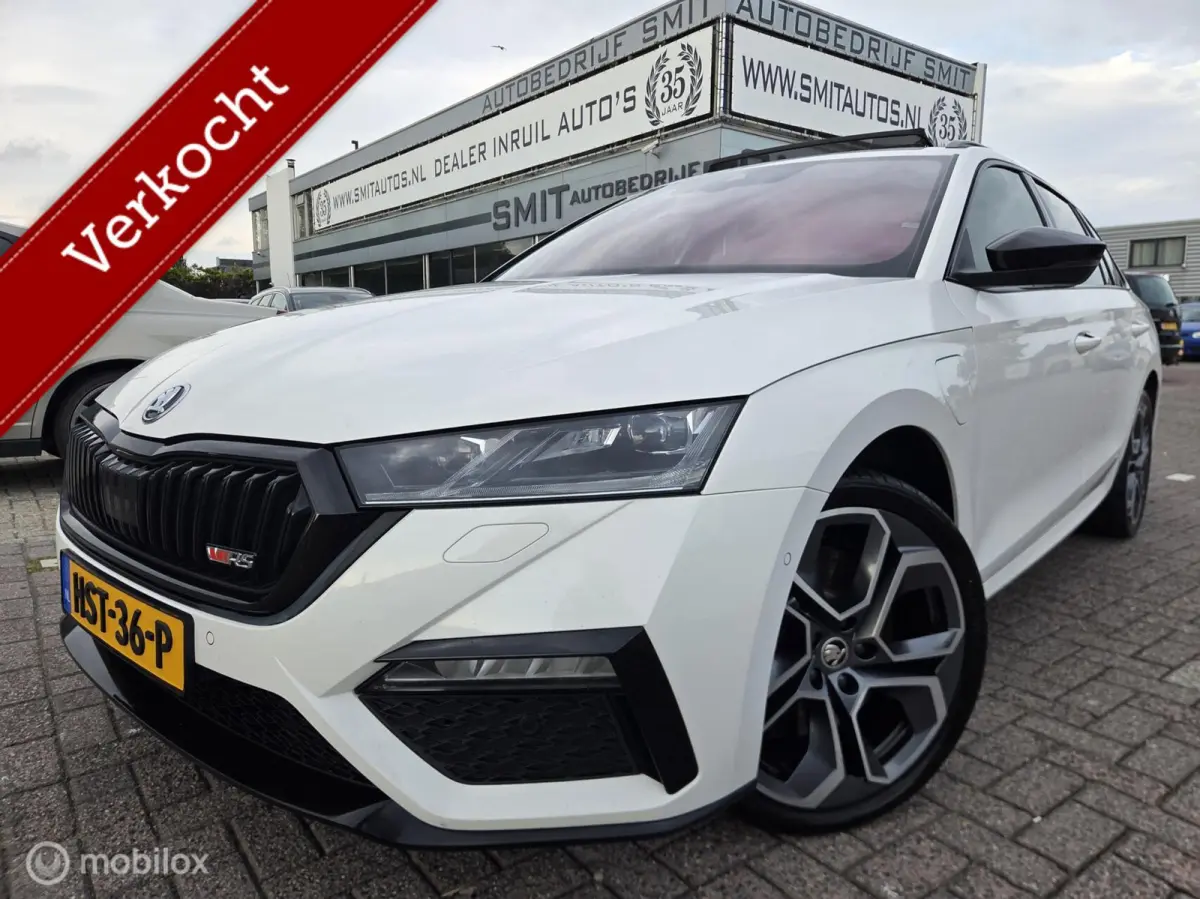 1.4 TSI RS iV PHEV Business HeadUp/Pano