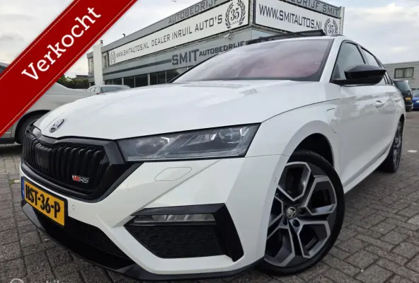 1.4 TSI RS iV PHEV Business HeadUp/Pano