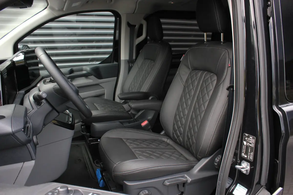2.0 TDCI L2H1 170PK Limited DC / DUBBEL CABINE / JB-EDITION / DRIVER ASSISTANCE PACK / 5- ZITS /MY2024/ CAMERA