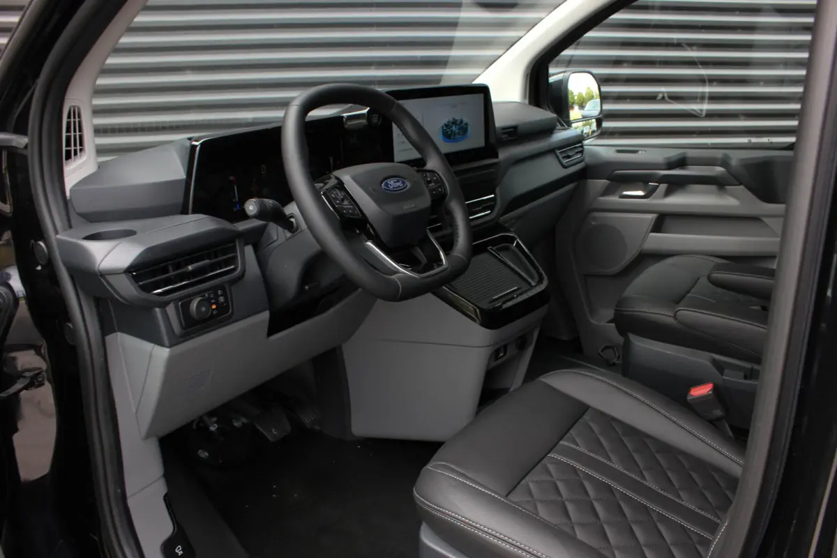 2.0 TDCI L2H1 170PK Limited DC / DUBBEL CABINE / JB-EDITION / DRIVER ASSISTANCE PACK / 5- ZITS /MY2024/ CAMERA