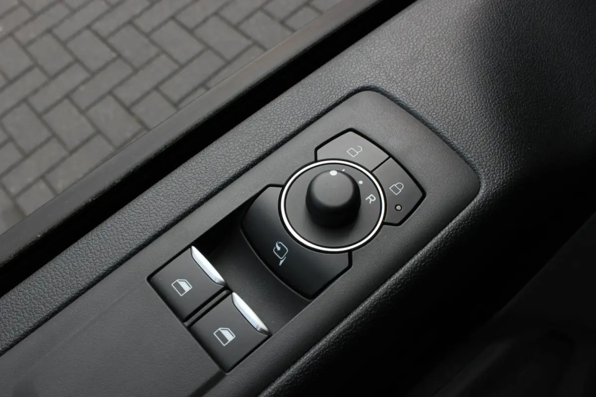 2.0 TDCI L2H1 170PK Limited DC / DUBBEL CABINE / JB-EDITION / DRIVER ASSISTANCE PACK / 5- ZITS /MY2024/ CAMERA