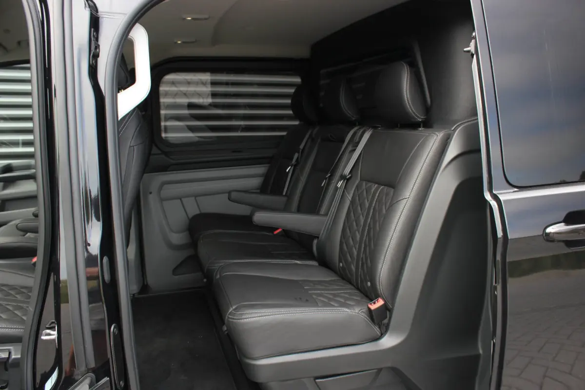 2.0 TDCI L2H1 170PK Limited DC / DUBBEL CABINE / JB-EDITION / DRIVER ASSISTANCE PACK / 5- ZITS /MY2024/ CAMERA