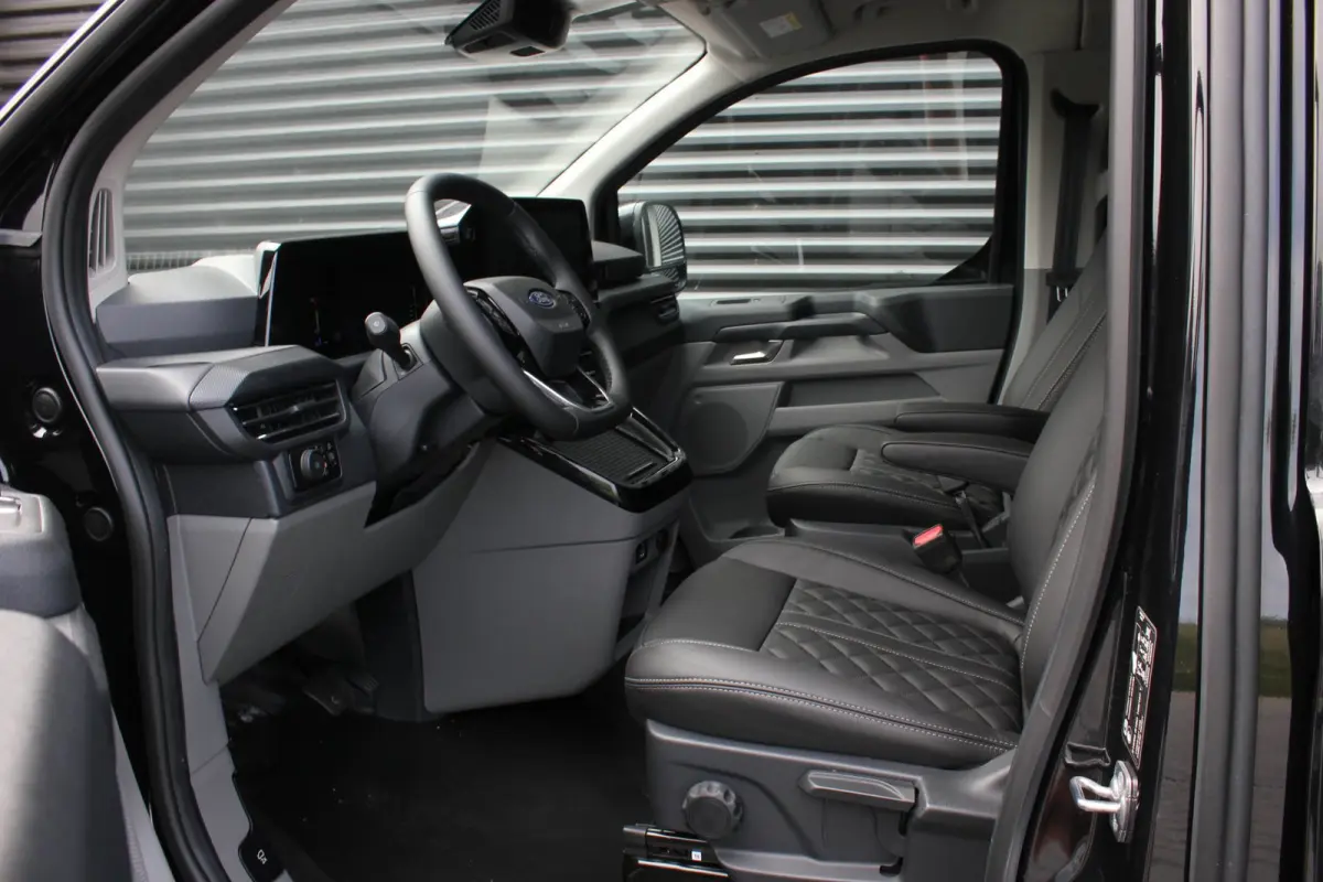 2.0 TDCI L2H1 170PK Limited DC / DUBBEL CABINE / JB-EDITION / DRIVER ASSISTANCE PACK / 5- ZITS /MY2024/ CAMERA