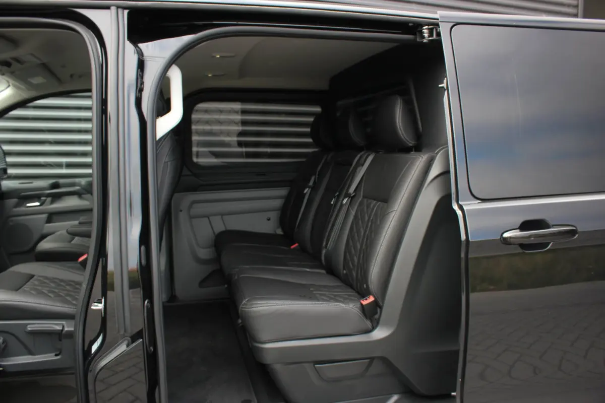 2.0 TDCI L2H1 170PK Limited DC / DUBBEL CABINE / JB-EDITION / DRIVER ASSISTANCE PACK / 5- ZITS /MY2024/ CAMERA