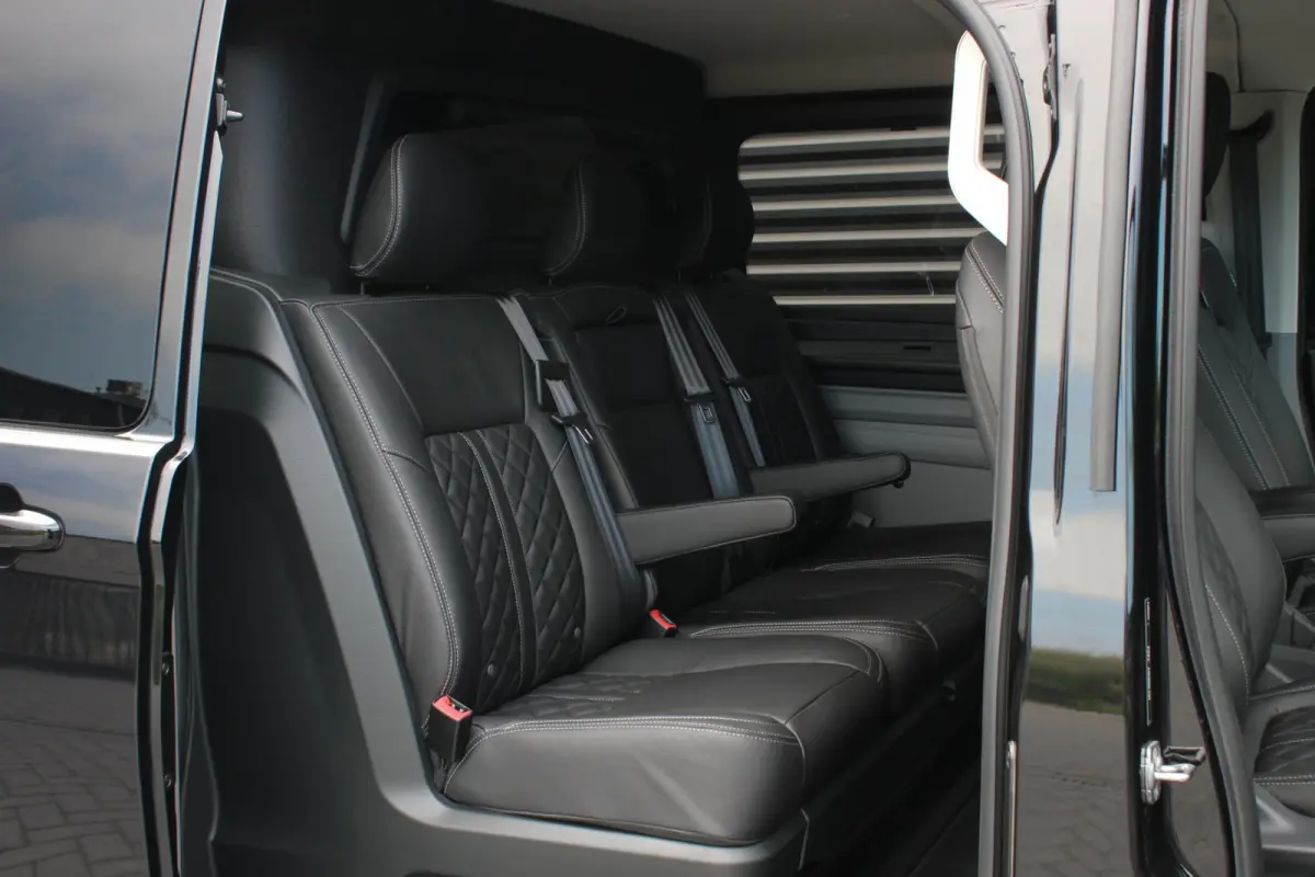 2.0 TDCI L2H1 170PK Limited DC / DUBBEL CABINE / JB-EDITION / DRIVER ASSISTANCE PACK / 5- ZITS /MY2024/ CAMERA