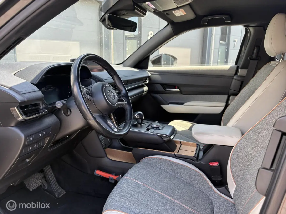 e-SkyActiv Comfort 36 kWh | NAP | SOH 91% | Head-up Display | Camera | Stoelverwarming | 2021