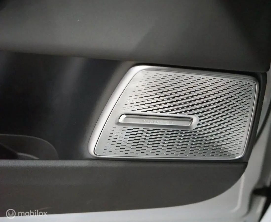 Long range Dual motor Performance Pilot Plus